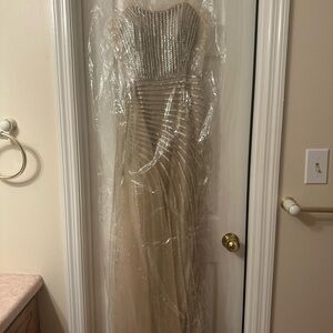 LaDivine prom dress, size 4. No alterations have been made, only worn once.